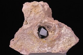 almandin_garnet_hill_usa_5873