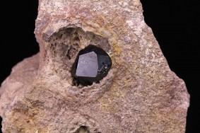 almandin_garnet_hill_usa_5879