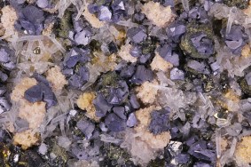 bleiglanz_kupferkies_dolomit_quarz_peru_5762.jpg