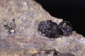 tetraedrit_zinkblende_grube_georg_siegerland_1823.jpg