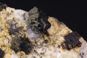 zinkblende-dolomit-kupferkies-meggen-sauerland-4445.jpg